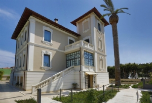 Hotel 900, Giulianova